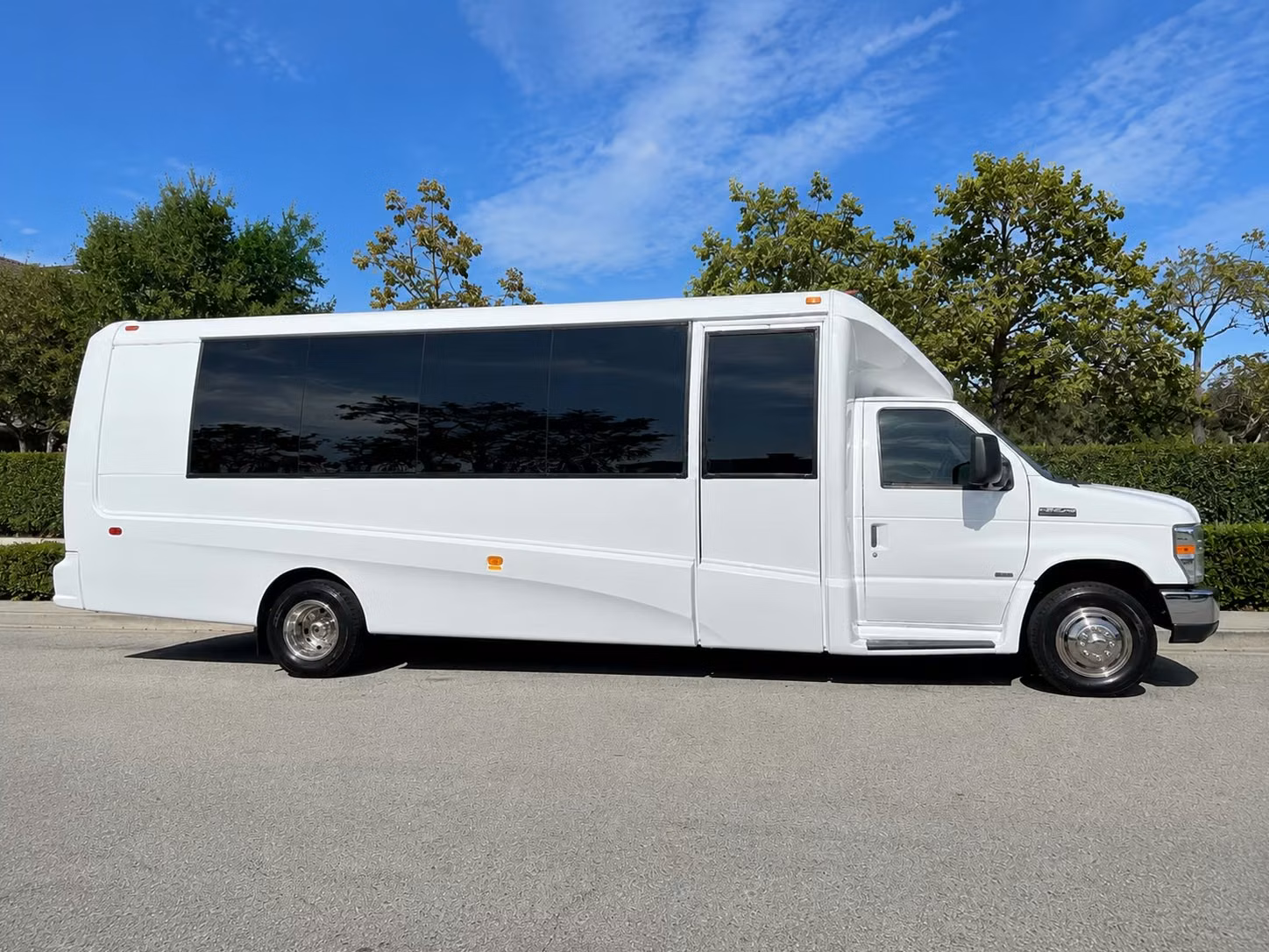 15 passenger minibus